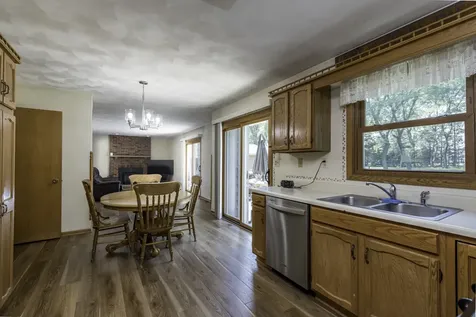 512 Cavin Avenue Winthrop Harbor IL 60096