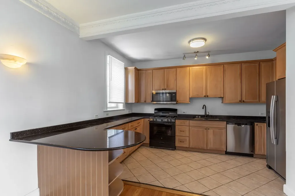 7370 South South Shore Drive Chicago IL 60649