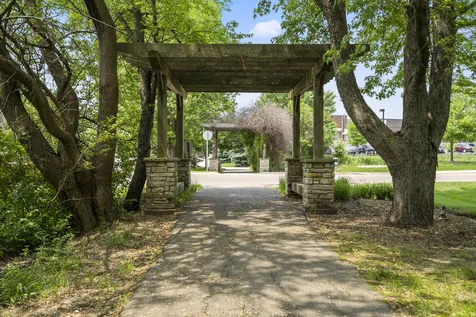 0N408 Eldon Drive N Geneva IL 60134