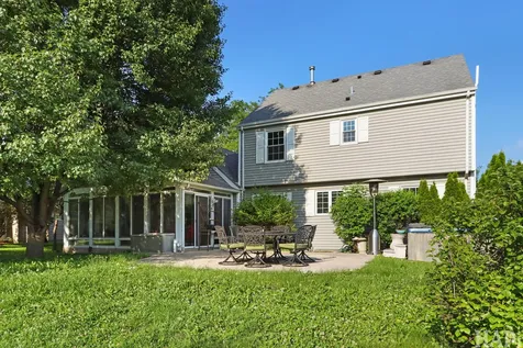 824 Paine Avenue Lindenhurst IL 60046