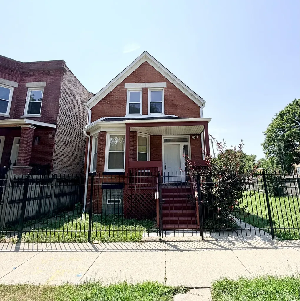 4155 West Arthington Street Chicago IL 60624