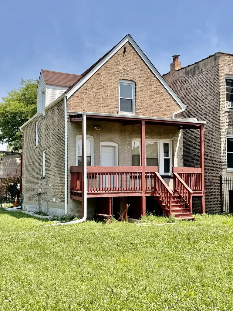 4155 West Arthington Street Chicago IL 60624