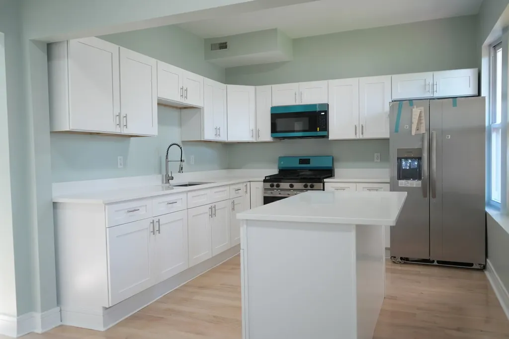 4155 West Arthington Street Chicago IL 60624