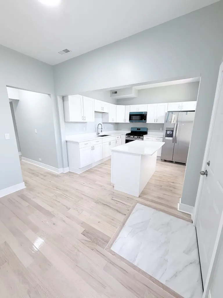 4155 West Arthington Street Chicago IL 60624