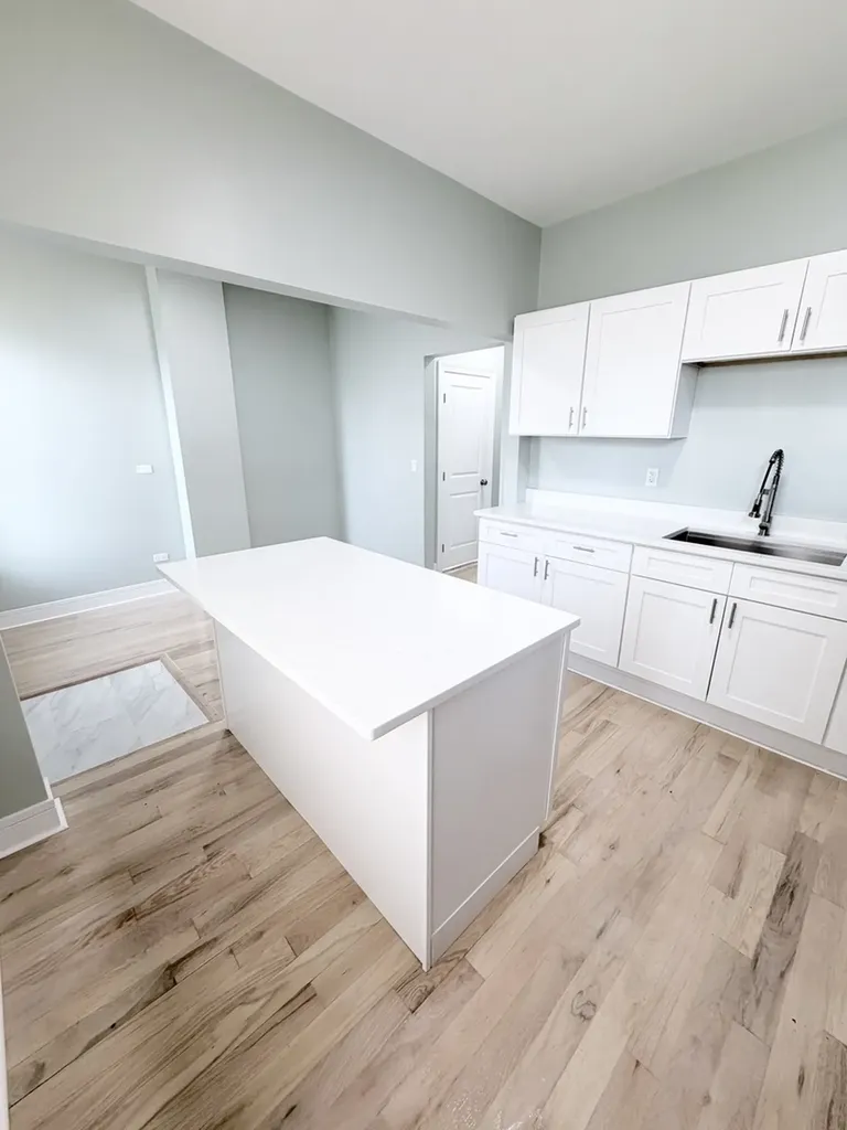 4155 West Arthington Street Chicago IL 60624