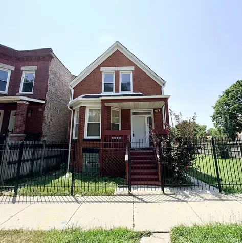 4155 West Arthington Street Chicago IL 60624