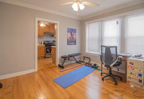 7648 North Greenview Avenue Chicago IL 60626