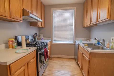 7648 North Greenview Avenue Chicago IL 60626