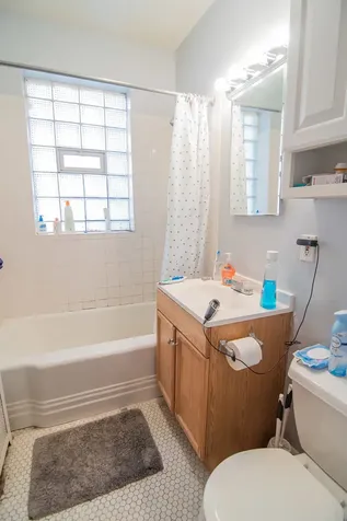 7648 North Greenview Avenue Chicago IL 60626
