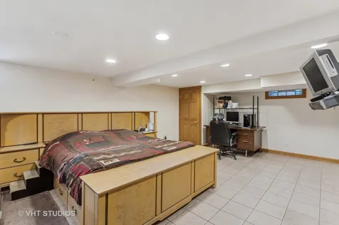 5261 Mulford Street Skokie IL 60077