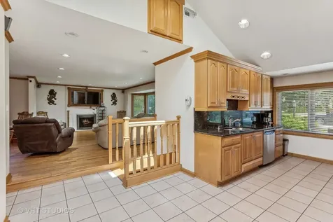 5261 Mulford Street Skokie IL 60077