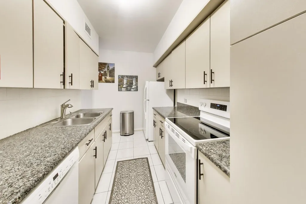 3180 North Lake Shore Drive Chicago IL 60657
