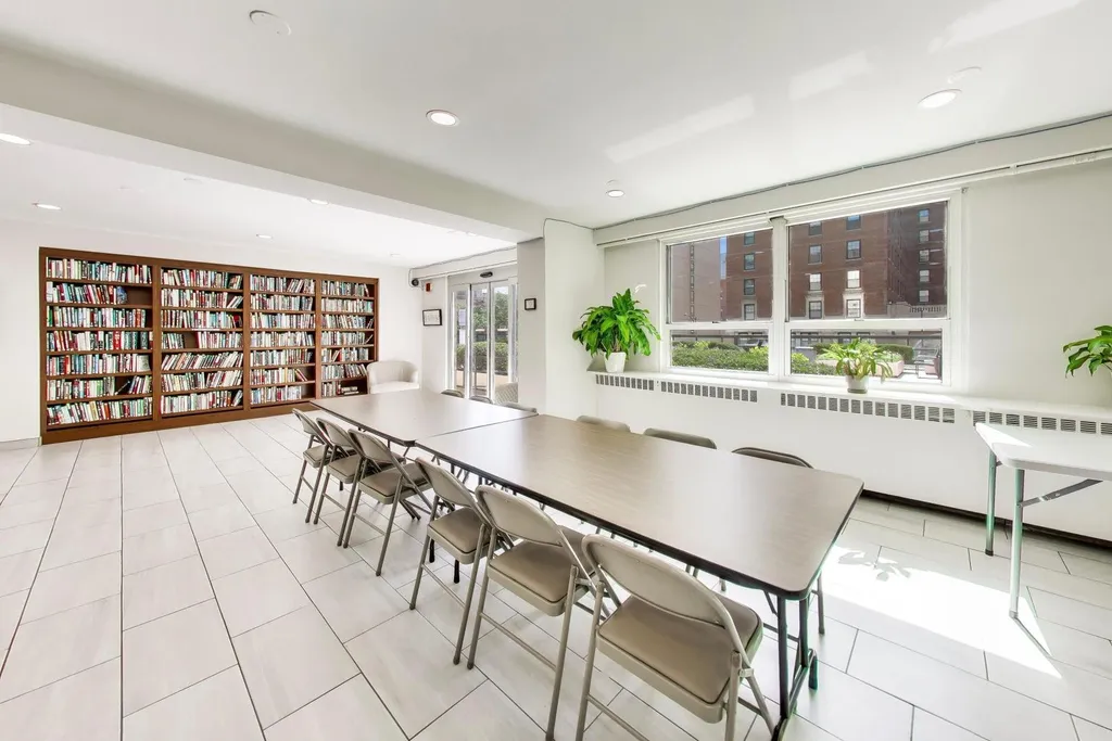 3180 North Lake Shore Drive Chicago IL 60657