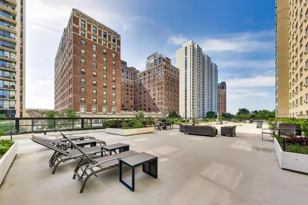 3180 North Lake Shore Drive Chicago IL 60657
