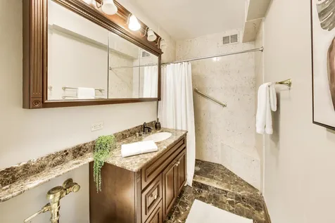 3180 North Lake Shore Drive Chicago IL 60657