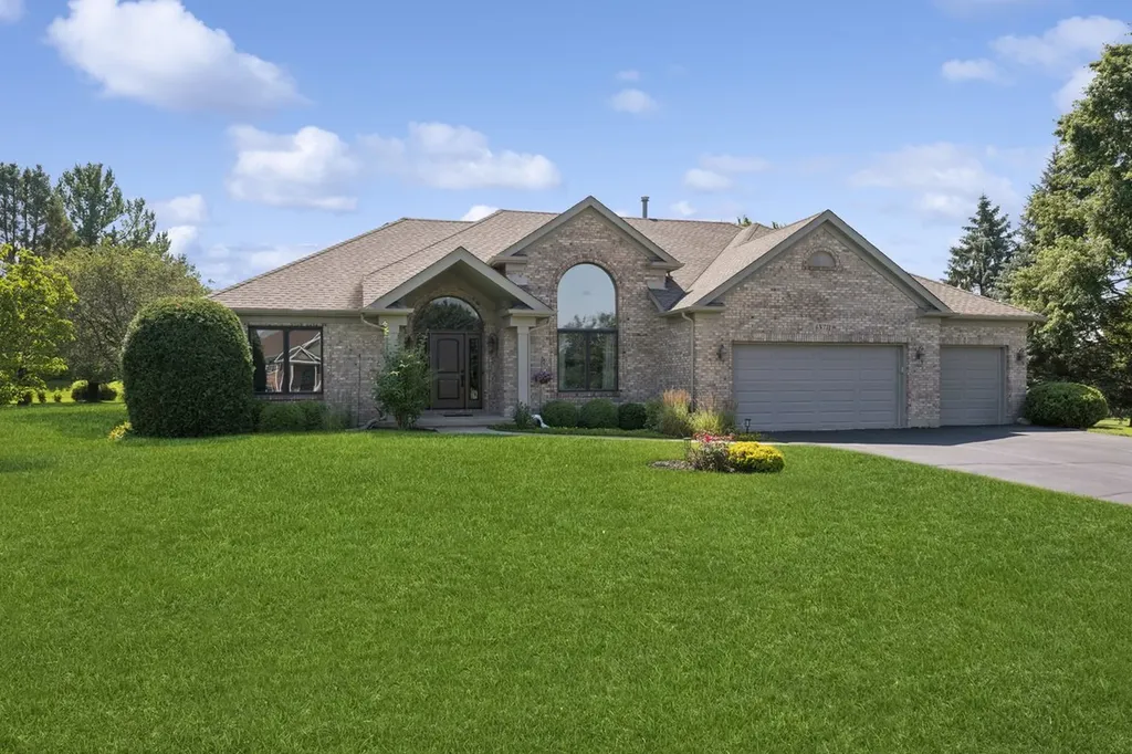 6N731 Willowbrook Drive St. Charles IL 60175