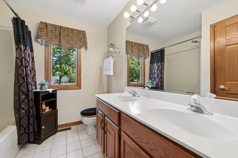 6N731 Willowbrook Drive St. Charles IL 60175