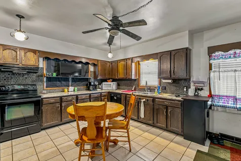 2424 28TH Street Rock Island IL 61201