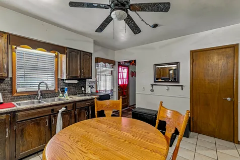 2424 28TH Street Rock Island IL 61201