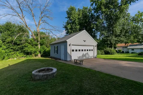 2424 28TH Street Rock Island IL 61201