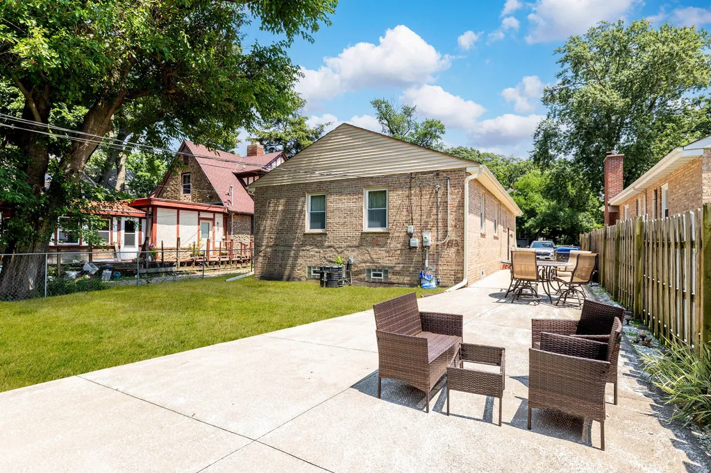 10218 South Wood Street Chicago IL 60643