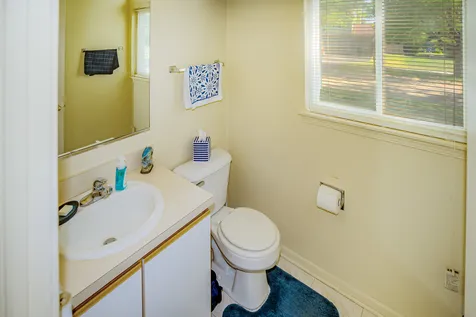384 South Clearview Circle Round Lake IL 60073