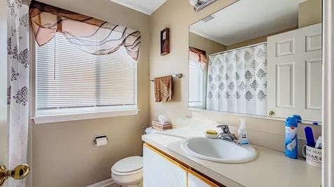 384 South Clearview Circle Round Lake IL 60073