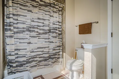 384 South Clearview Circle Round Lake IL 60073