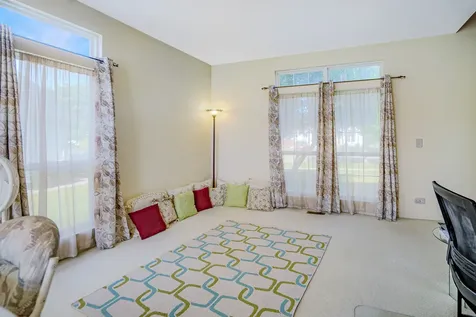 384 South Clearview Circle Round Lake IL 60073