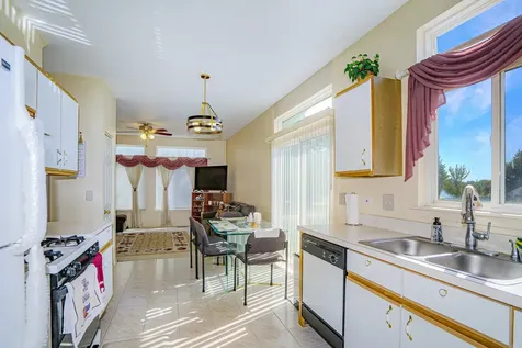 384 South Clearview Circle Round Lake IL 60073