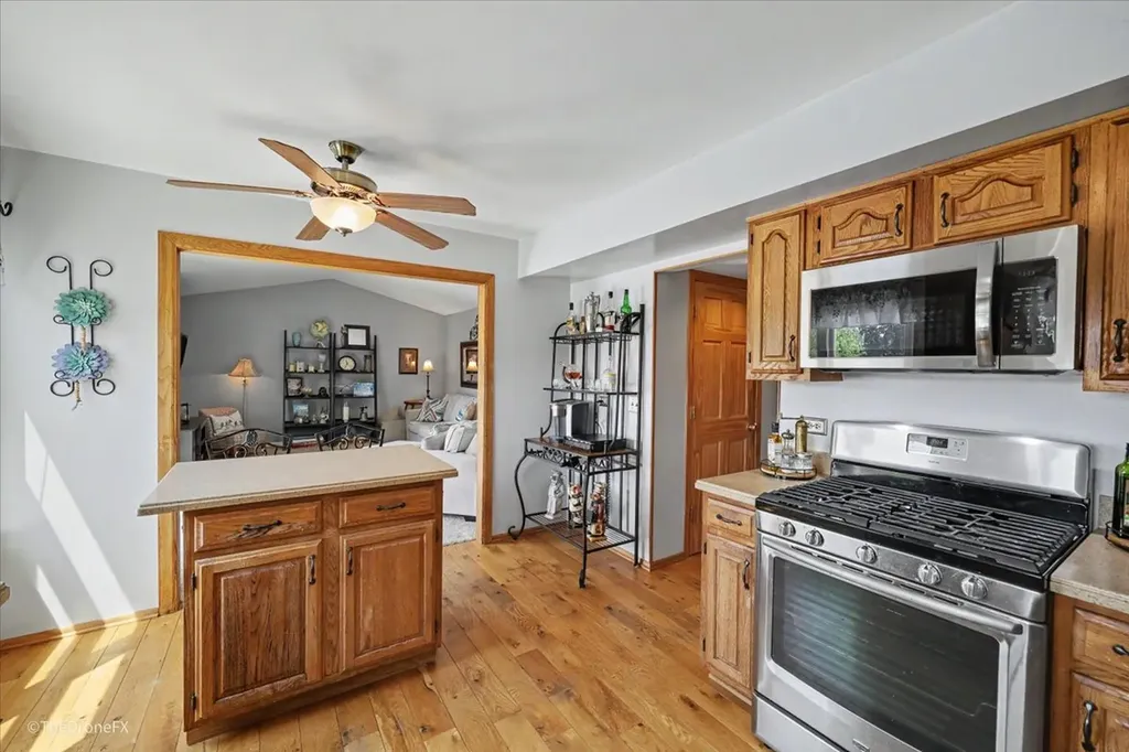918 Horseshoe Court Carol Stream IL 60188