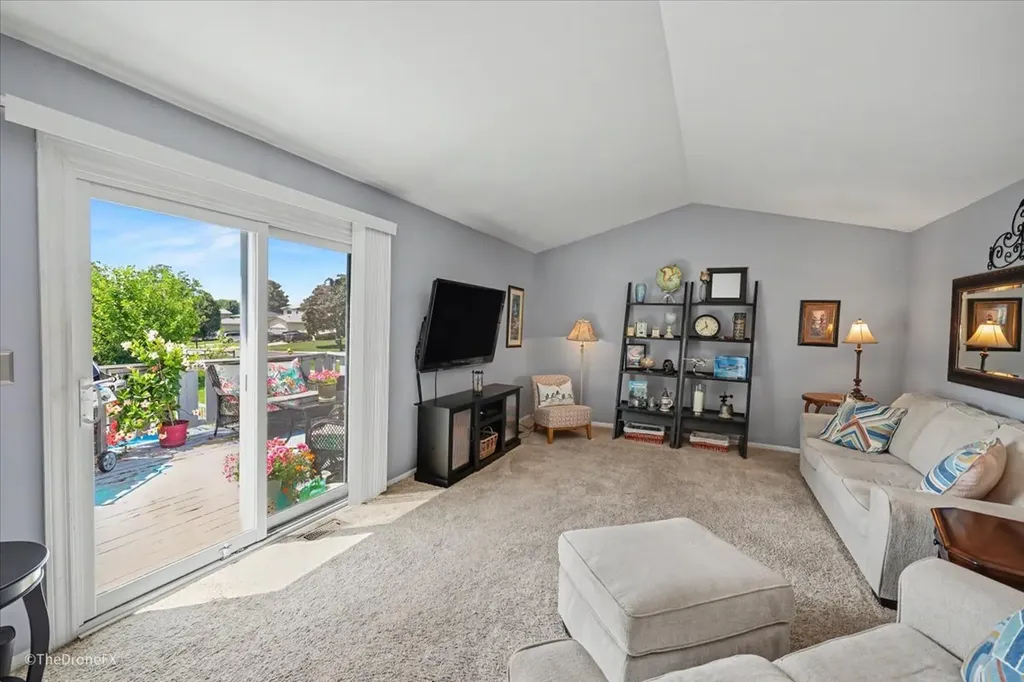 918 Horseshoe Court Carol Stream IL 60188