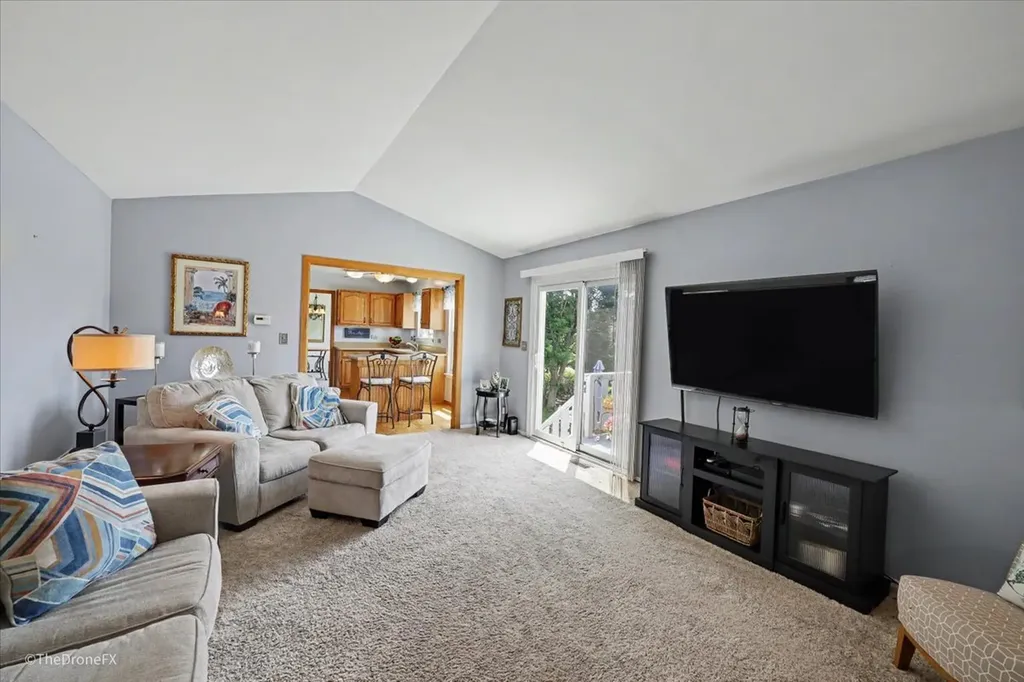 918 Horseshoe Court Carol Stream IL 60188
