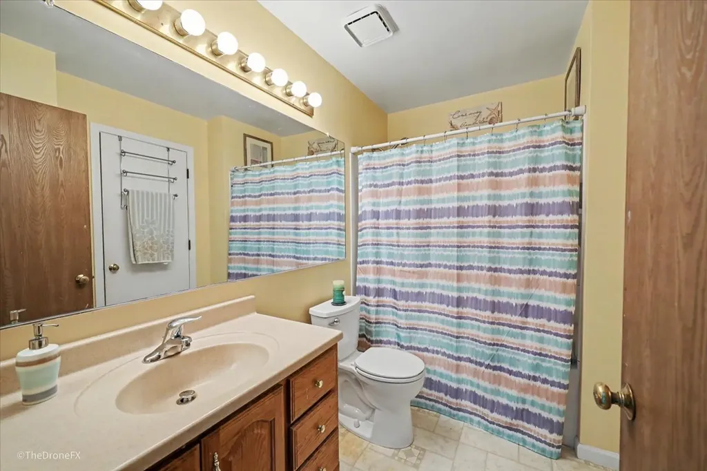 918 Horseshoe Court Carol Stream IL 60188
