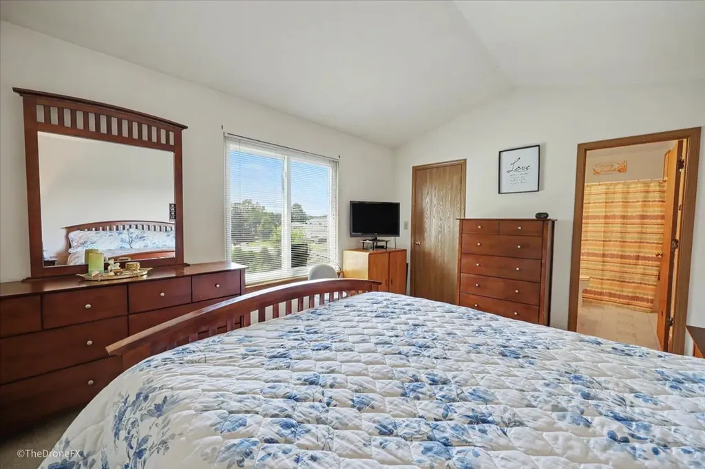 918 Horseshoe Court Carol Stream IL 60188