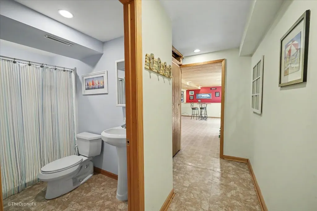 918 Horseshoe Court Carol Stream IL 60188