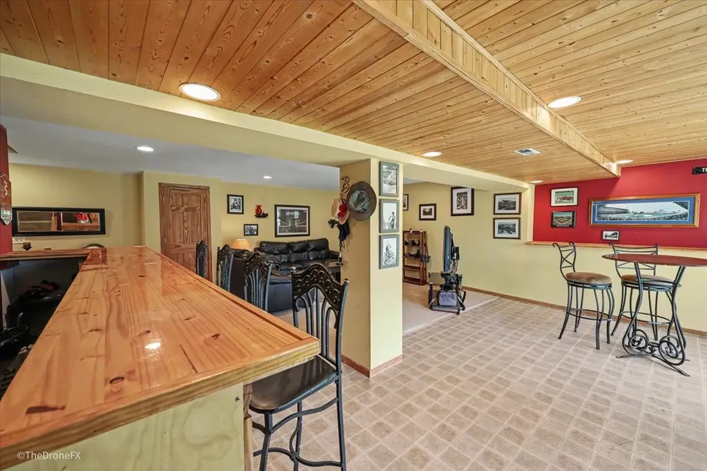 918 Horseshoe Court Carol Stream IL 60188