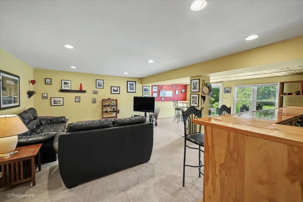 918 Horseshoe Court Carol Stream IL 60188