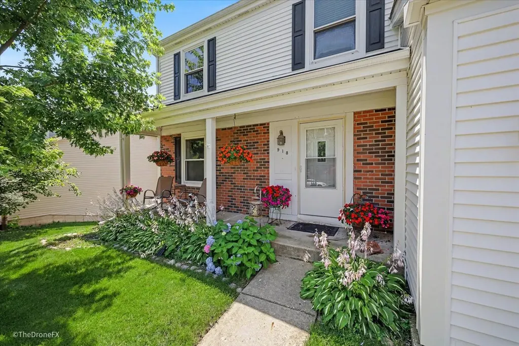 918 Horseshoe Court Carol Stream IL 60188