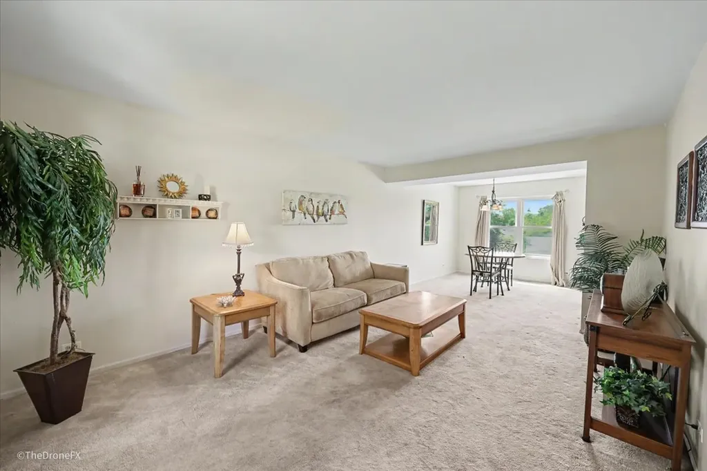 918 Horseshoe Court Carol Stream IL 60188