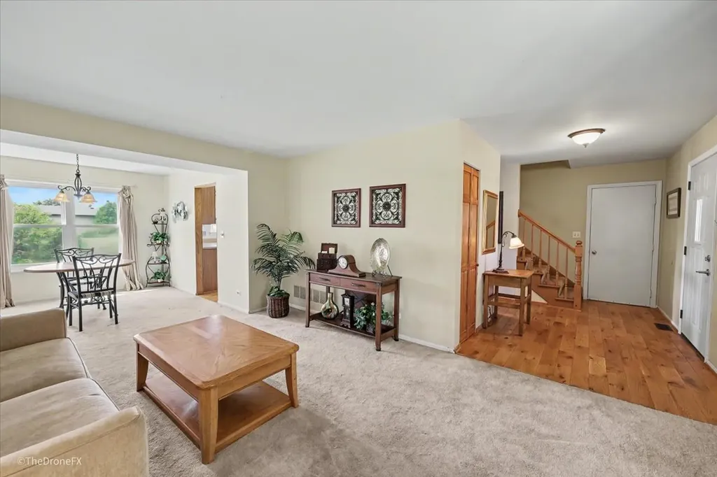 918 Horseshoe Court Carol Stream IL 60188