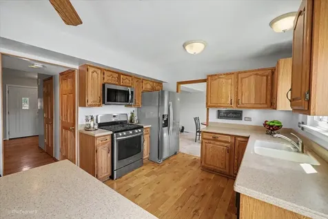 918 Horseshoe Court Carol Stream IL 60188