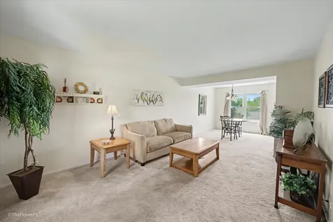 918 Horseshoe Court Carol Stream IL 60188