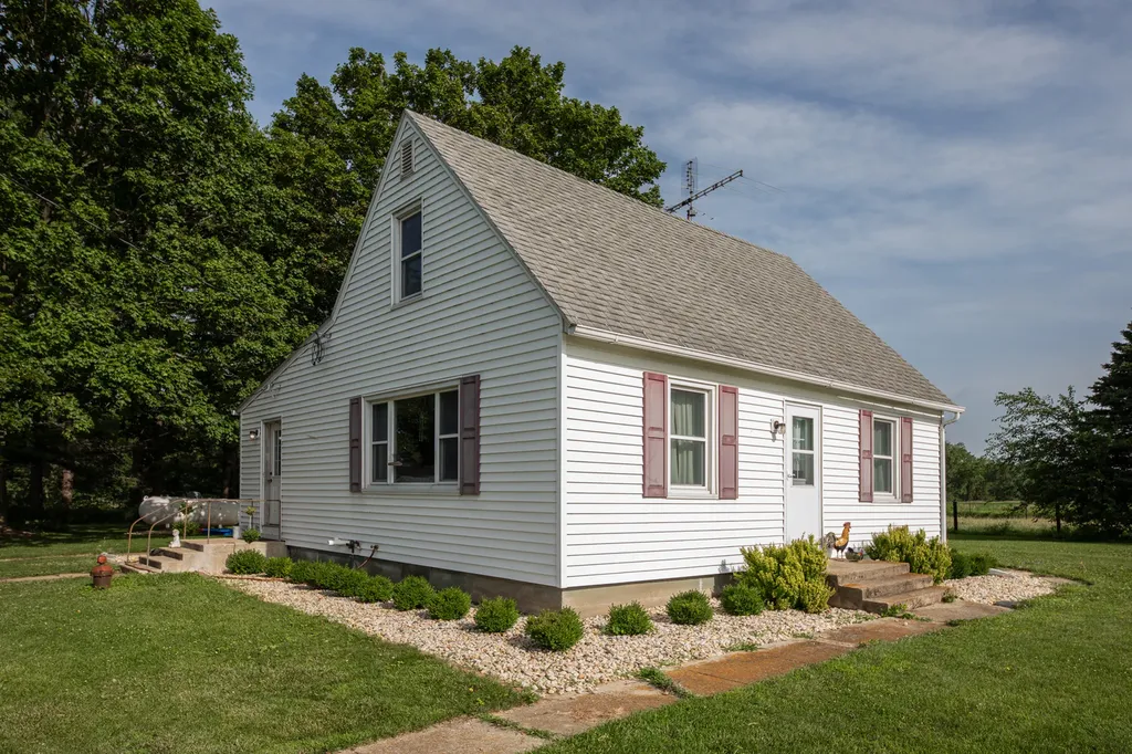 21665 2280 East Street Princeton IL 61356