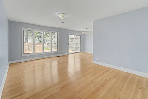 770 Cordial Drive Des Plaines IL 60018