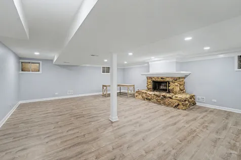 770 Cordial Drive Des Plaines IL 60018