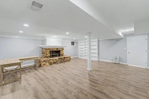 770 Cordial Drive Des Plaines IL 60018