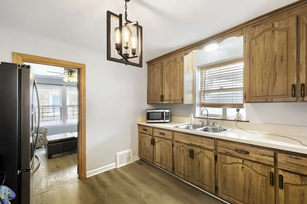 3418 West 82nd Place Chicago IL 60652