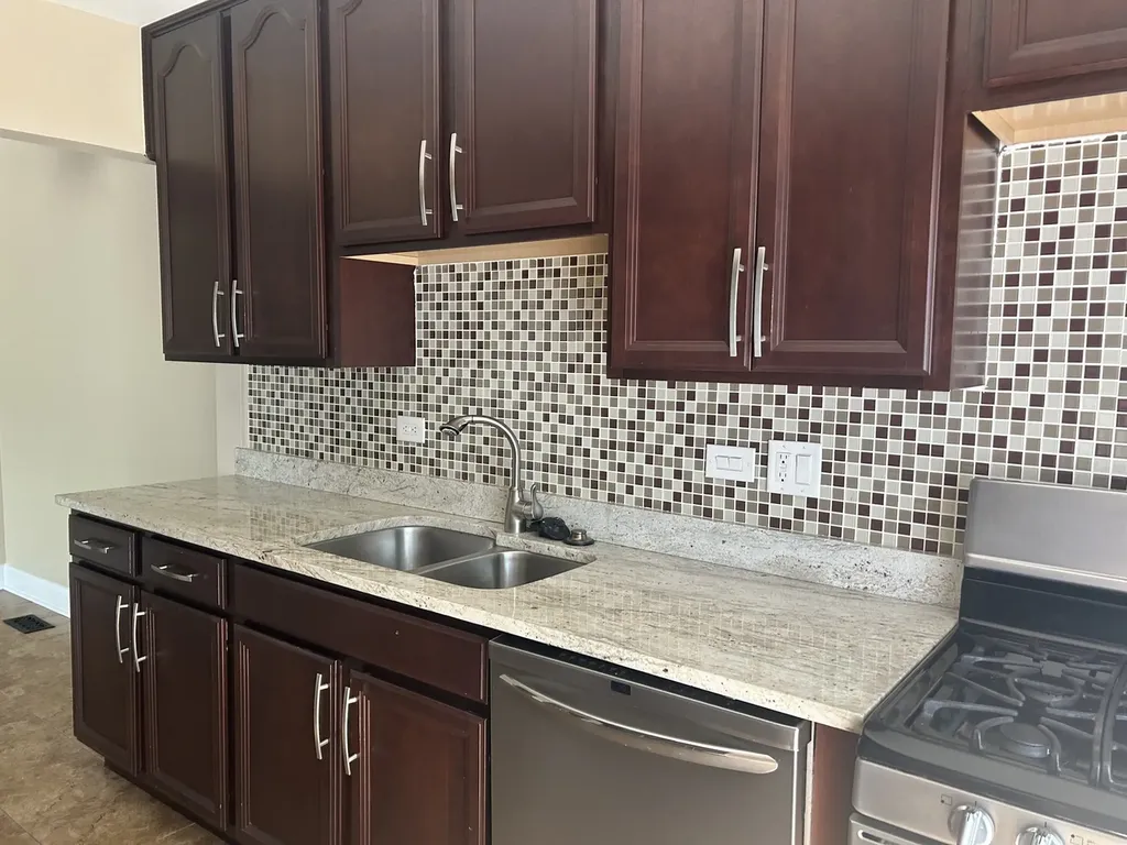 1080 Newport Harbor Schaumburg IL 60193