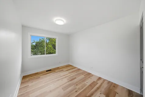 527 Alton Court Carol Stream IL 60188